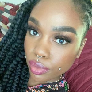 Meet your Posher, Alyxes